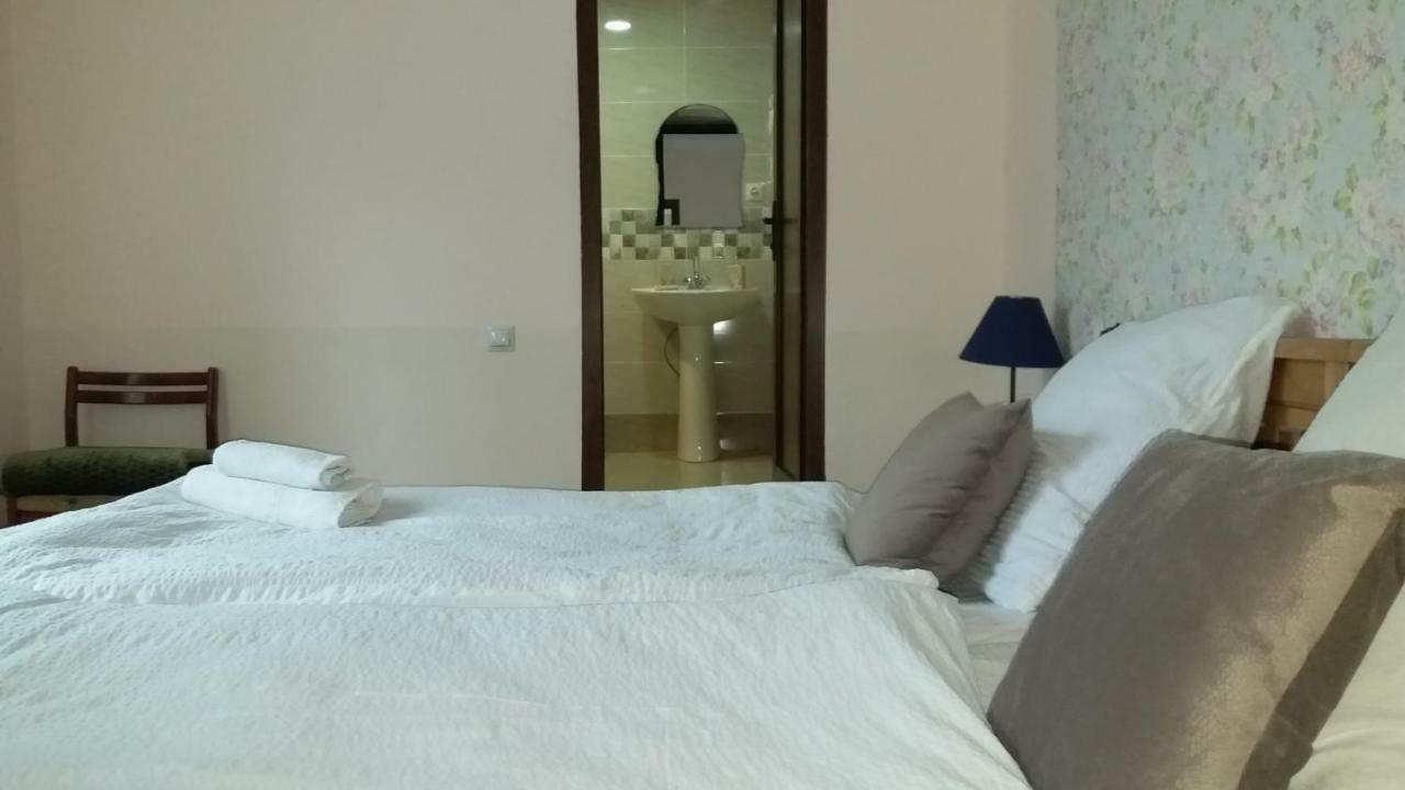 Guest House Sandro Stepantsminda Quarto foto