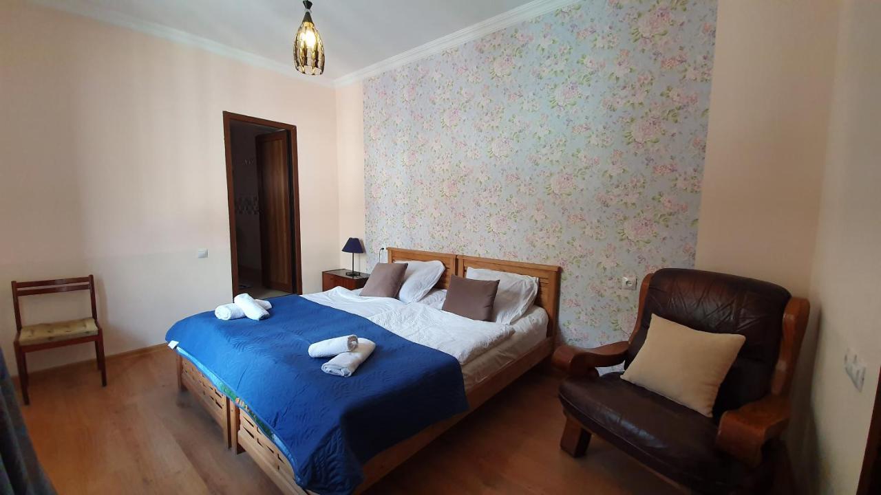 Guest House Sandro Stepantsminda Exterior foto