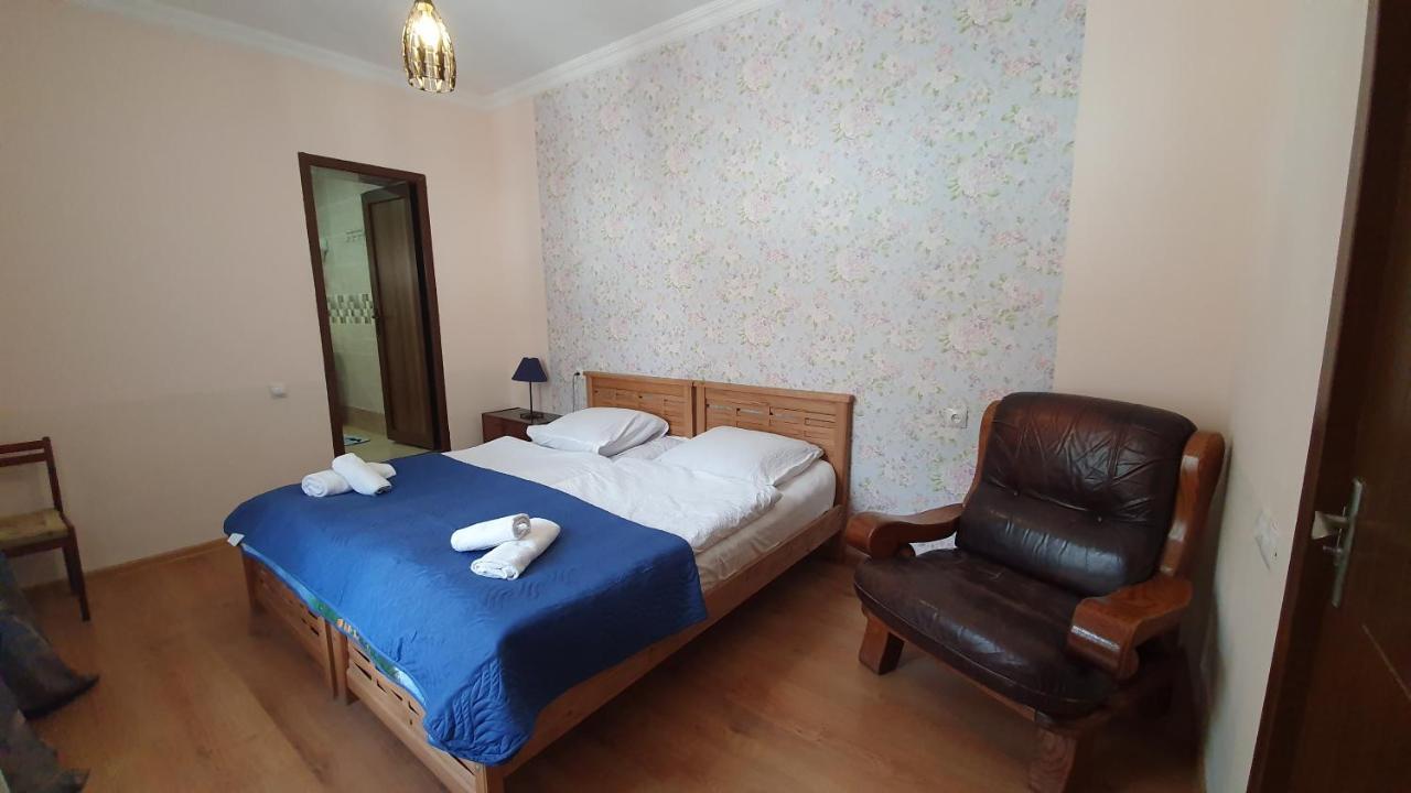 Guest House Sandro Stepantsminda Exterior foto