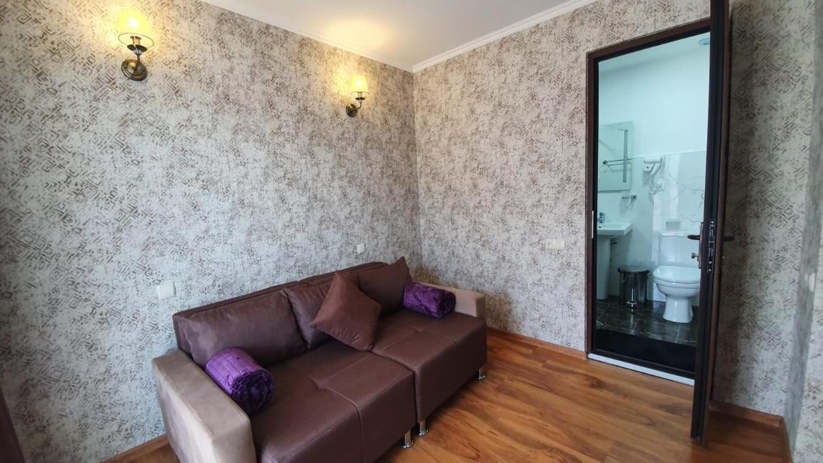 Guest House Sandro Stepantsminda Exterior foto