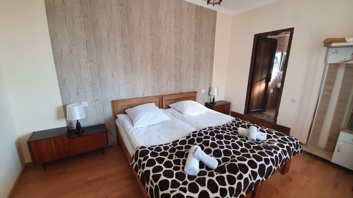Guest House Sandro Stepantsminda Exterior foto